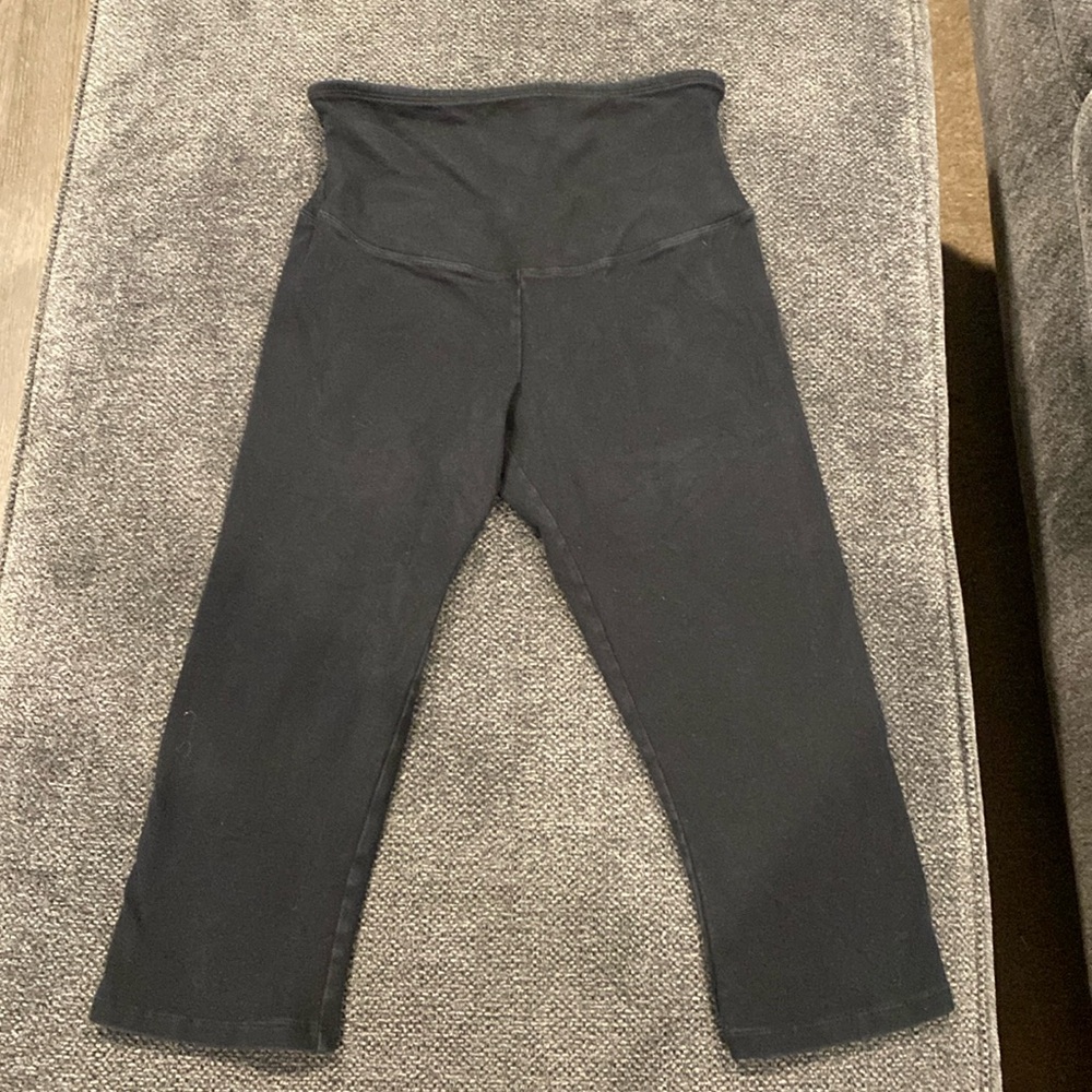 Yummie by Heather Thomson size Small junior black capri legging good condition